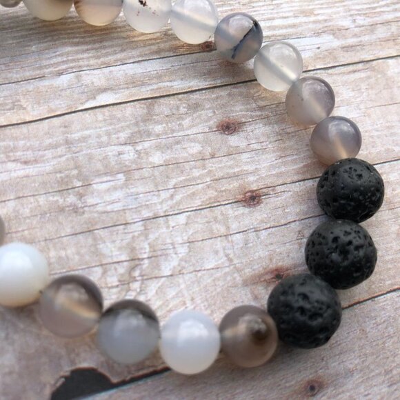 3/$30 Agate Essential Oil Bracelet - Picture 2 of 3